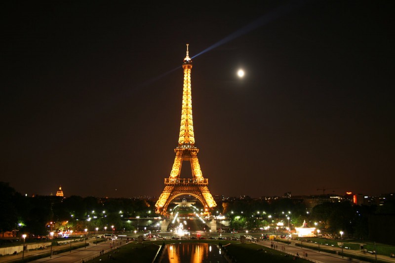 Detail Menara Eiffel Di Paris Nomer 28