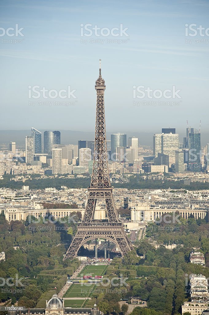 Detail Menara Eiffel Di Paris Nomer 35