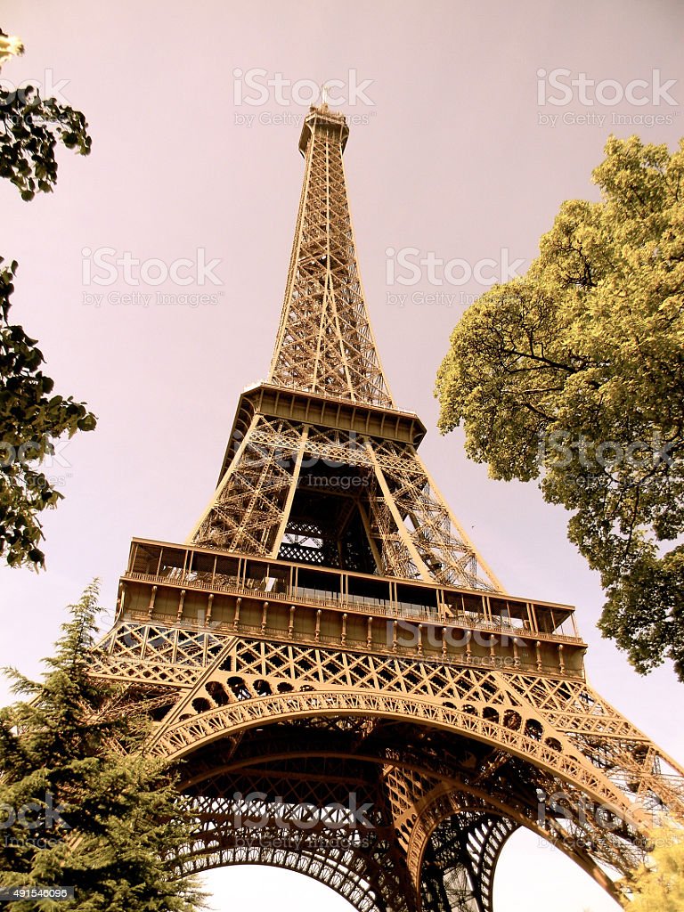 Detail Menara Eiffel Di Paris Nomer 39