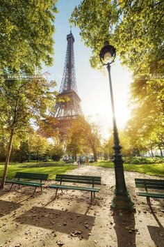 Detail Menara Eiffel Di Paris Nomer 50