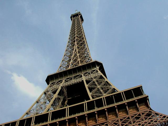 Detail Menara Eiffel Di Paris Nomer 8