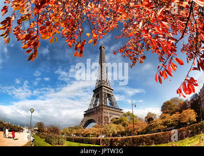 Detail Menara Eiffel Di Prancis Nomer 19