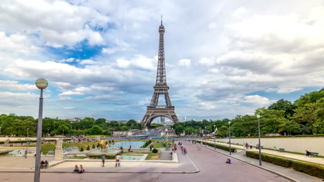 Detail Menara Eiffel Di Prancis Nomer 21