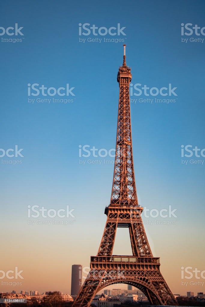 Detail Menara Eiffel Malam Hari Nomer 27