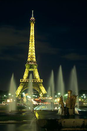 Detail Menara Eiffel Malam Hari Nomer 42