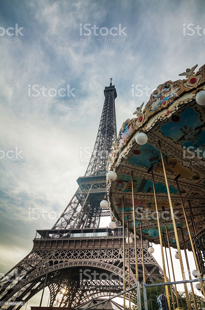 Detail Menara Eiffel Malam Hari Nomer 50