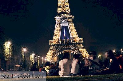 Detail Menara Eiffel Pink Nomer 35