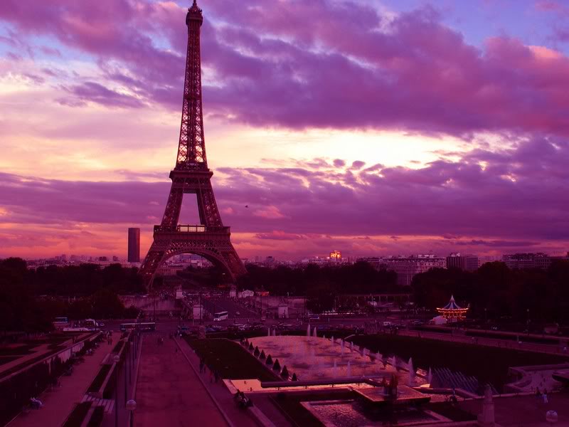 Detail Menara Eiffel Pink Nomer 10