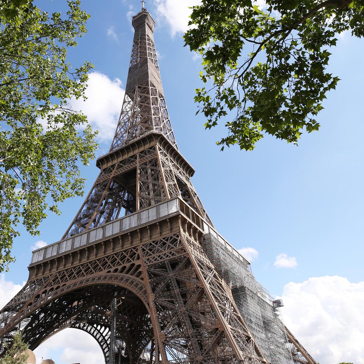 Detail Menara Eiffel Prancis Nomer 33