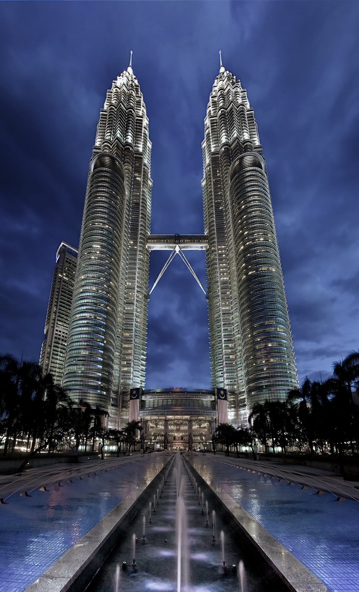 Menara Kembar Kuala Lumpur - KibrisPDR