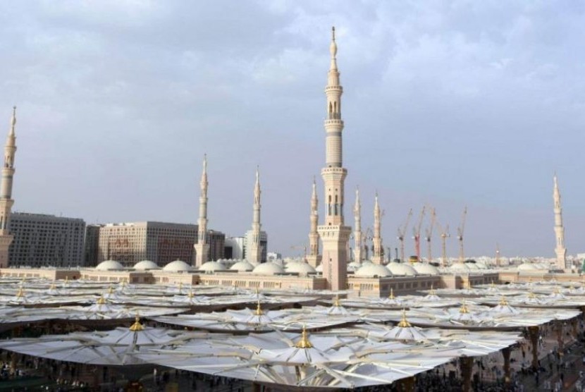 Detail Menara Masjid Nabawi Nomer 7