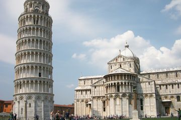 Detail Menara Miring Di Italia Nomer 40