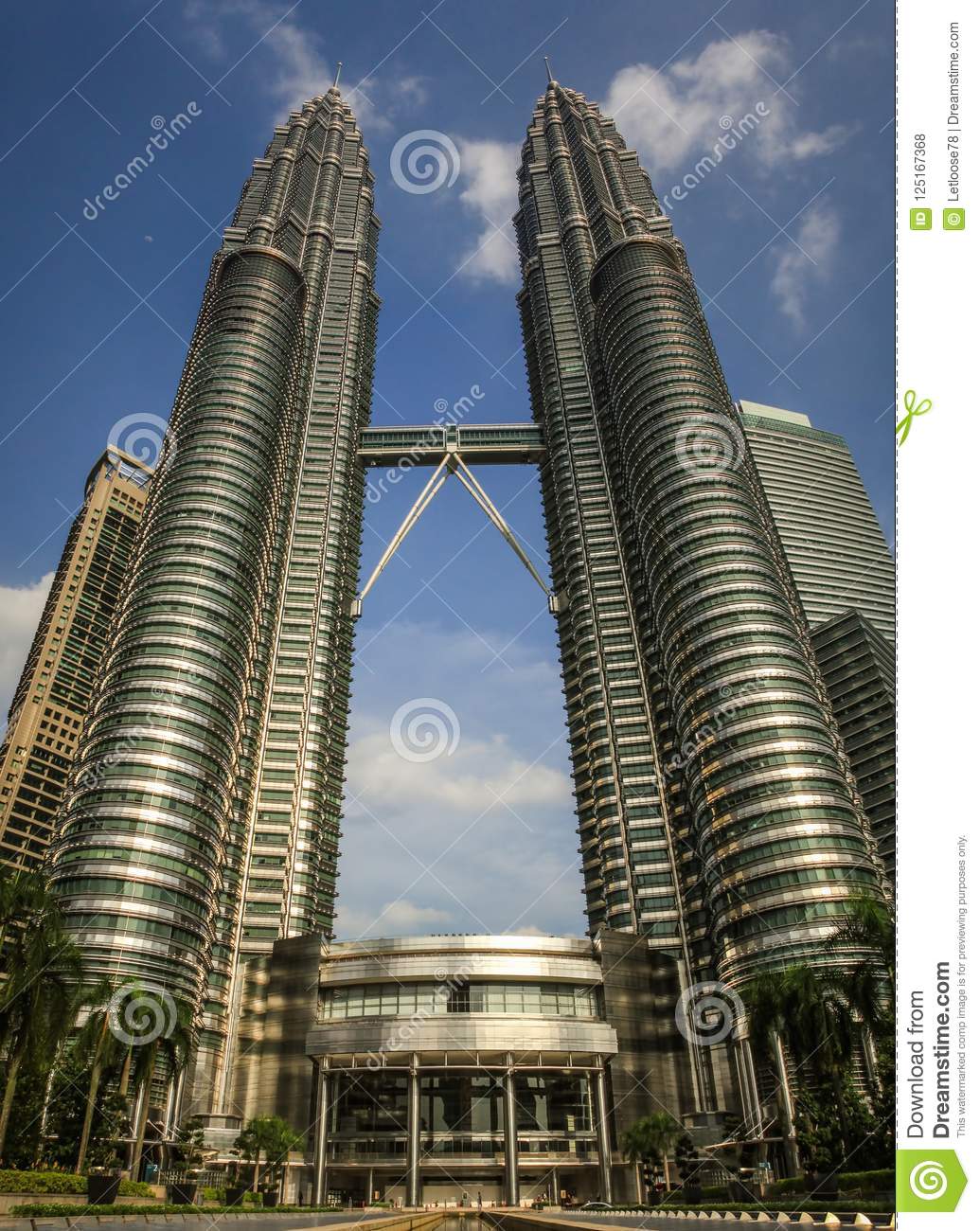 Detail Menara Petronas Malaysia Nomer 30