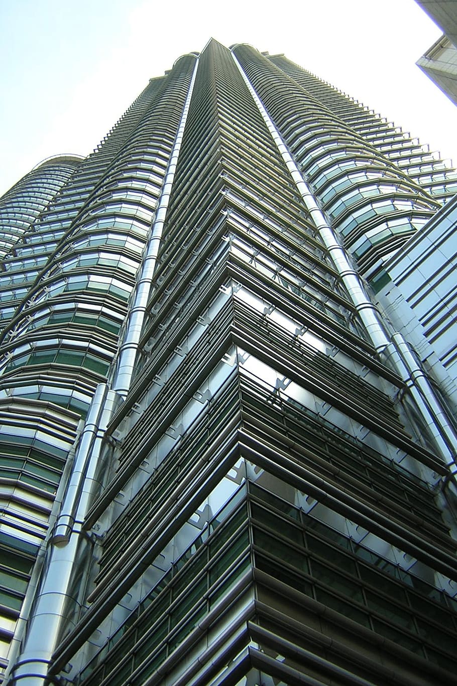 Detail Menara Petronas Malaysia Nomer 45