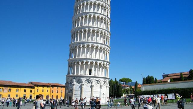 Detail Menara Pisa Di Italia Nomer 12