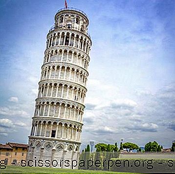Detail Menara Pisa Di Italia Nomer 26