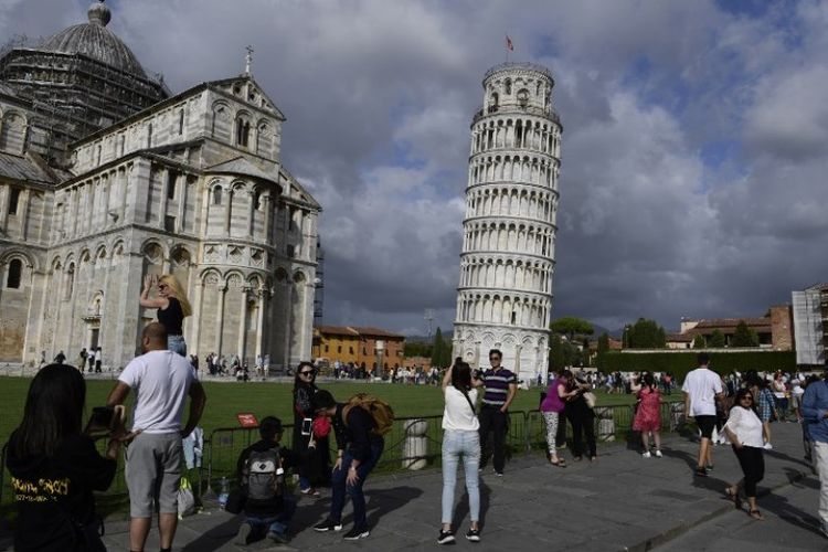 Detail Menara Pisa Di Italia Nomer 35