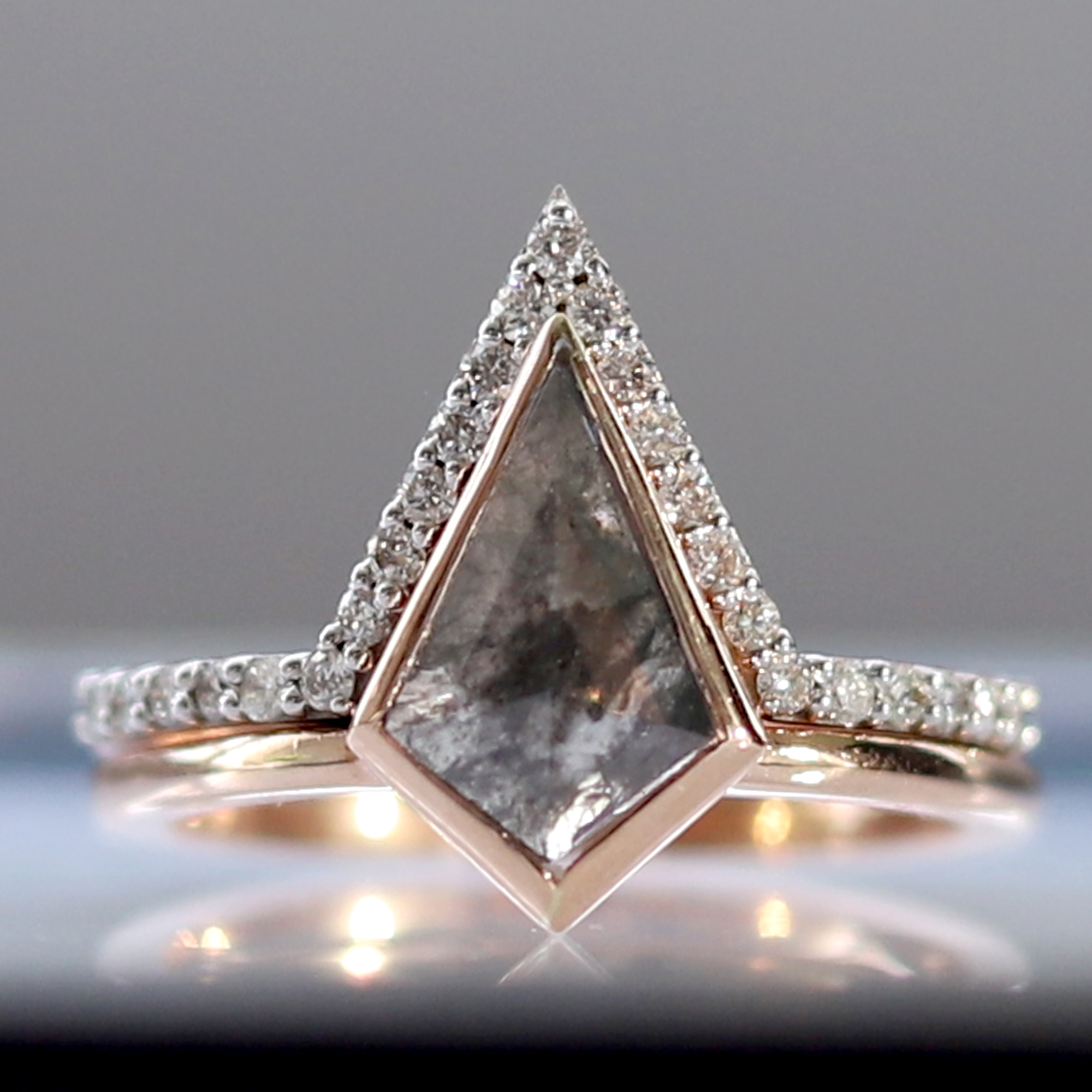 Detail Kite Salt And Pepper Diamond Ring Nomer 26