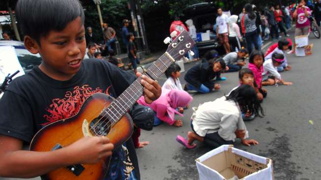 Detail Mencari Foto Anak Jalanan Nomer 9