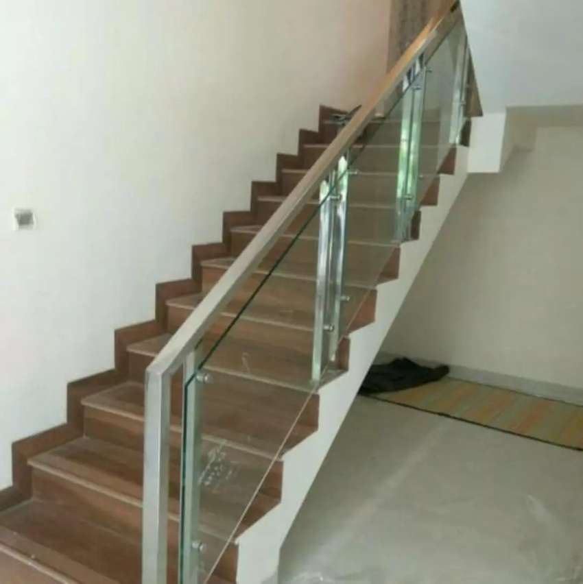 Detail Desain Railing Tangga Kaca Nomer 25