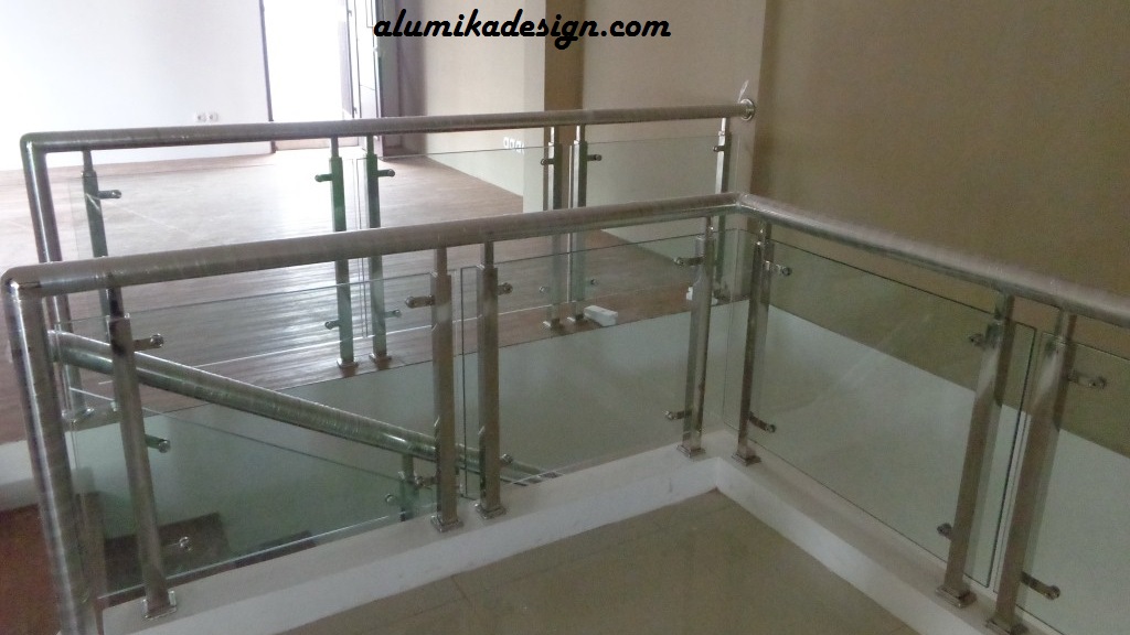 Detail Desain Railing Tangga Kaca Nomer 51