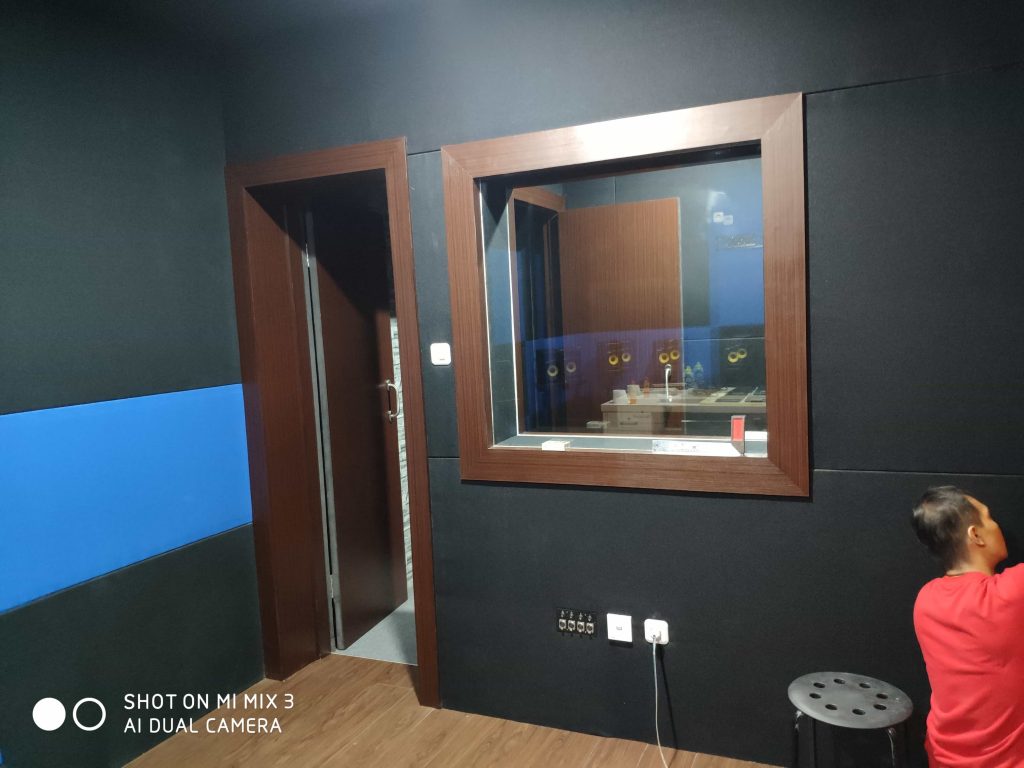 Detail Desain Ruang Karaoke Sederhana Nomer 31