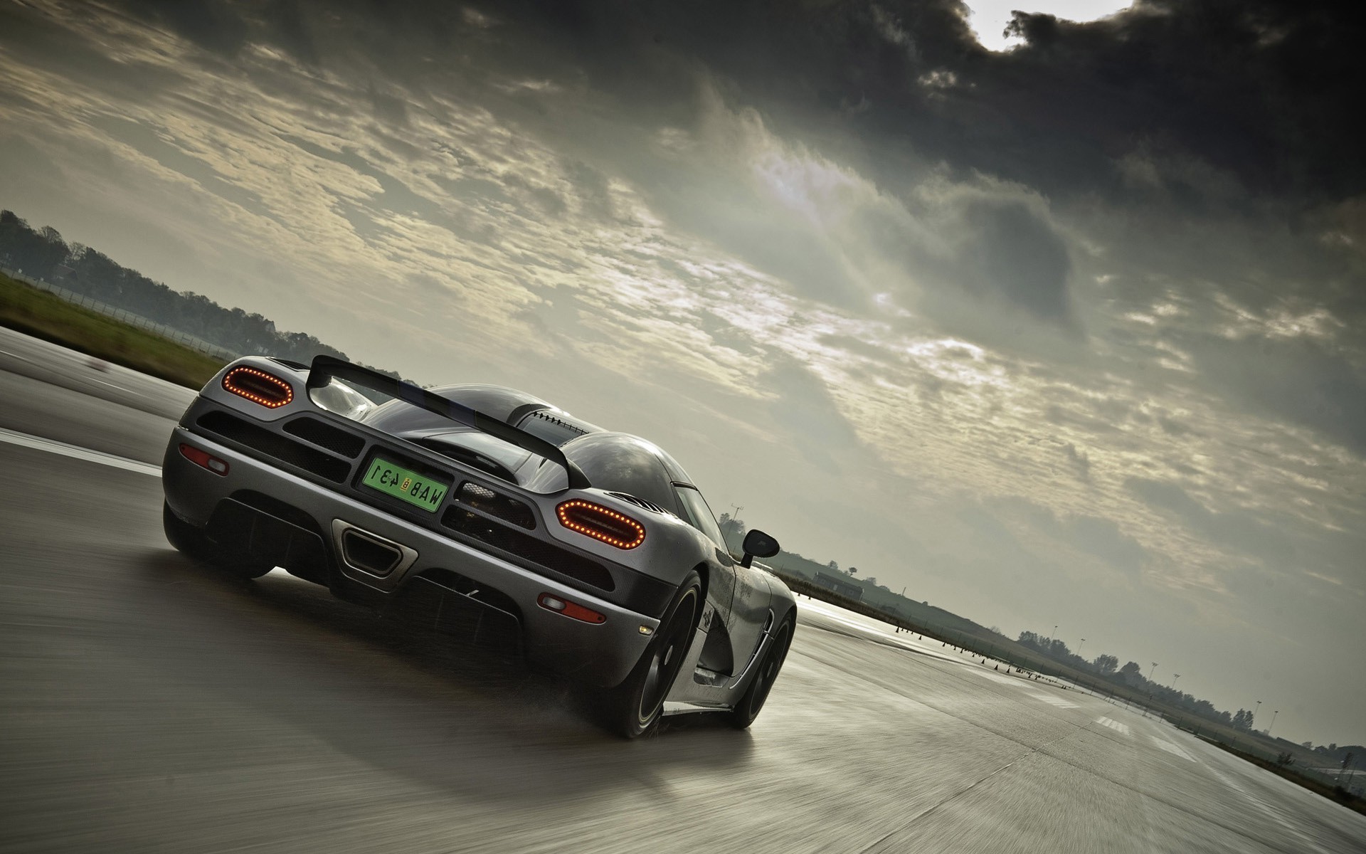 Detail Koenigsegg Agera R Wallpaper Nomer 41