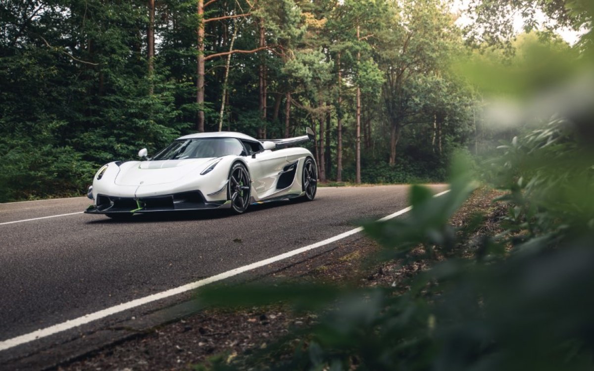 Download Koenigsegg Background Nomer 22