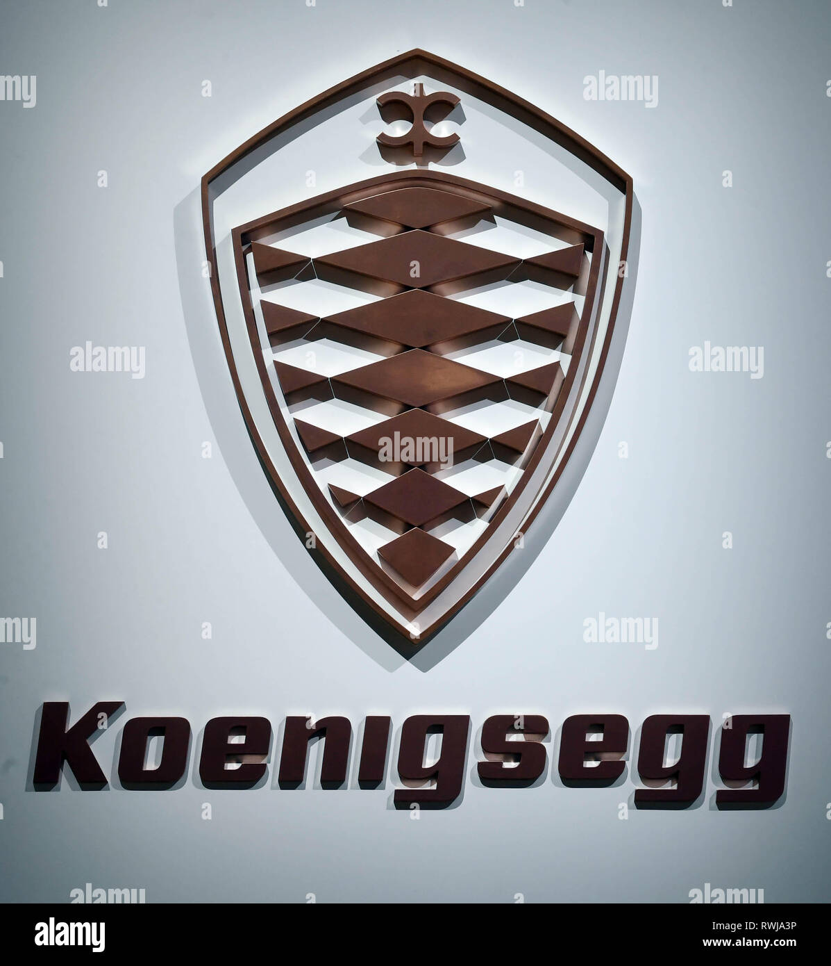 Detail Koenigsegg Logo Nomer 27