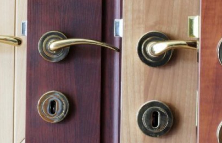 Detail Mengganti Kunci Pintu Rumah Nomer 20