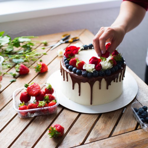 Detail Menghias Kue Tart Dengan Buah Nomer 12