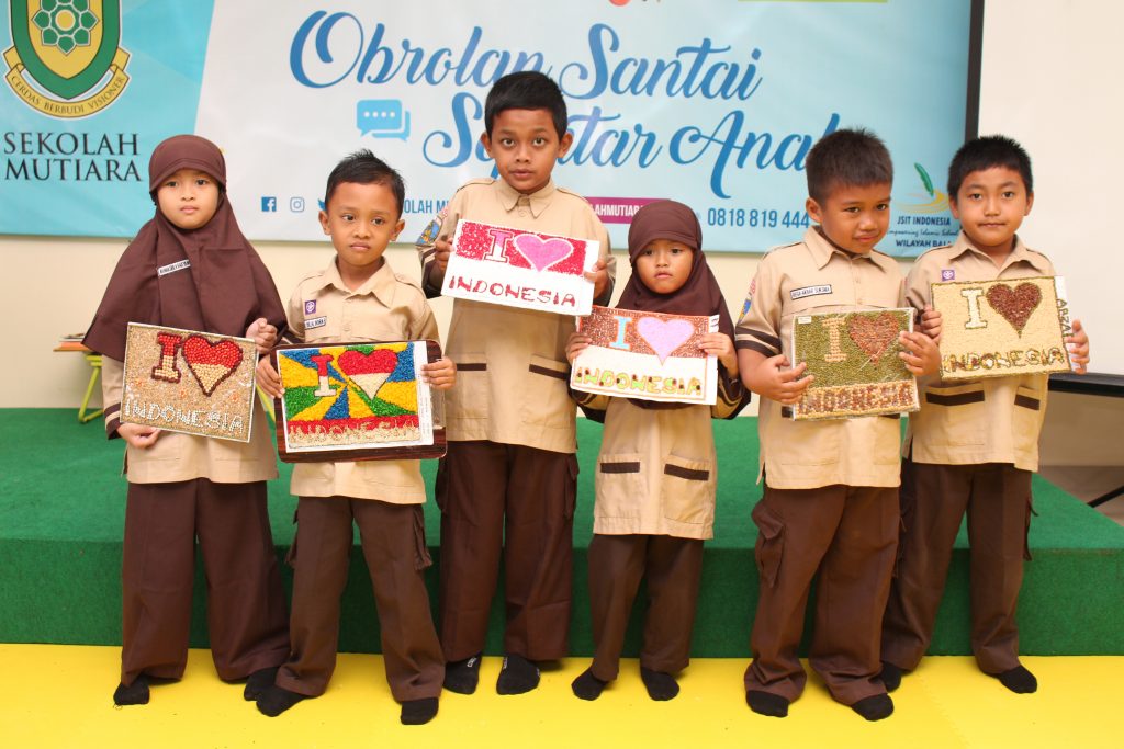 Detail Kolase Gambar Sekolah Nomer 10