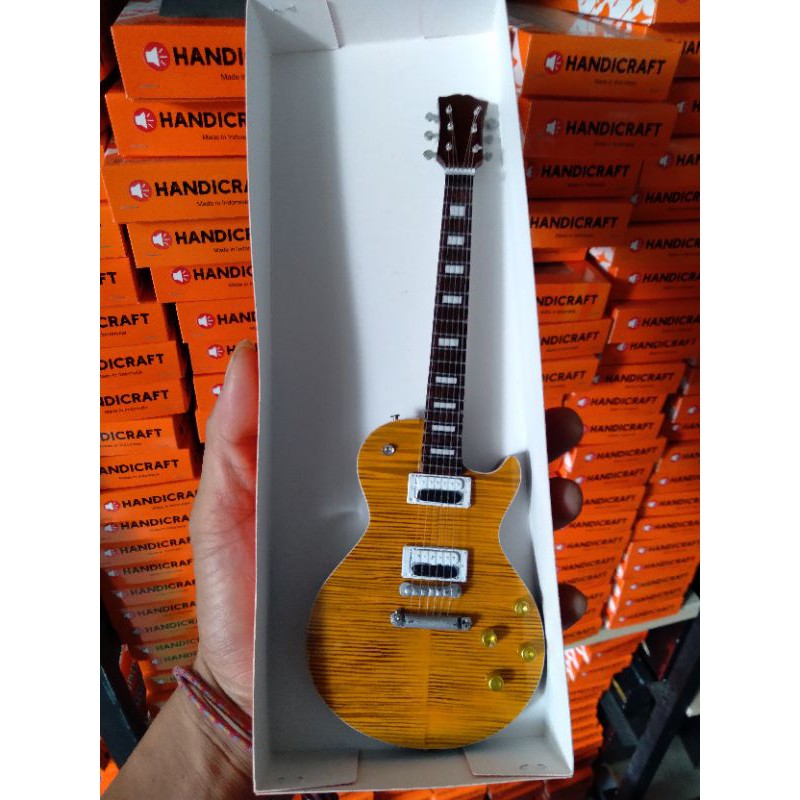 Detail Koleksi Gitar Slash Nomer 24