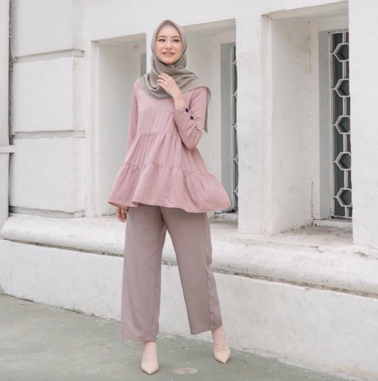 Detail Kombinasi Baju Warna Dusty Pink Nomer 7