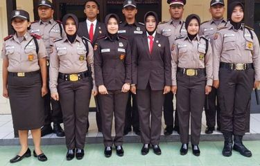 Detail Mentahan Baju Polisi Indonesia Nomer 17