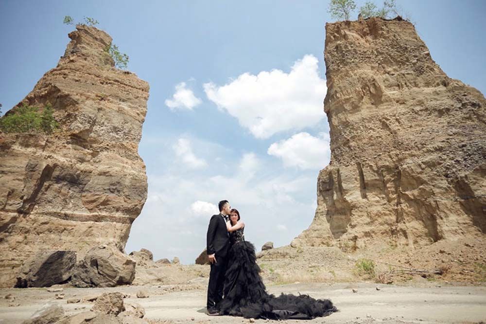 Detail Konsep Prewedding Unik Outdoor Nomer 9