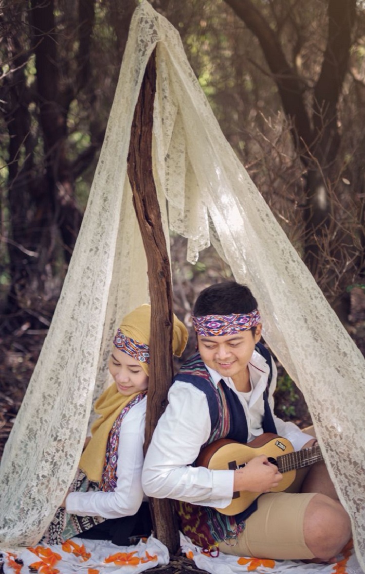 Detail Konsep Prewedding Unik Outdoor Nomer 32