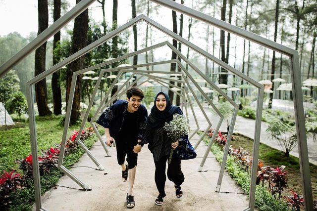 Detail Konsep Prewedding Unik Outdoor Nomer 44