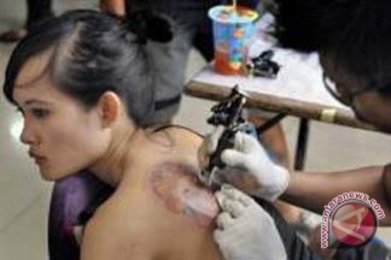 Detail Kontes Tato Wanita Nomer 29