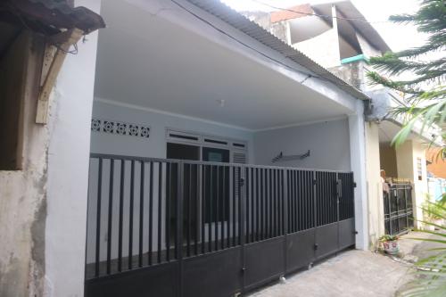 Detail Kontrakan Rumah Duren Sawit Nomer 12