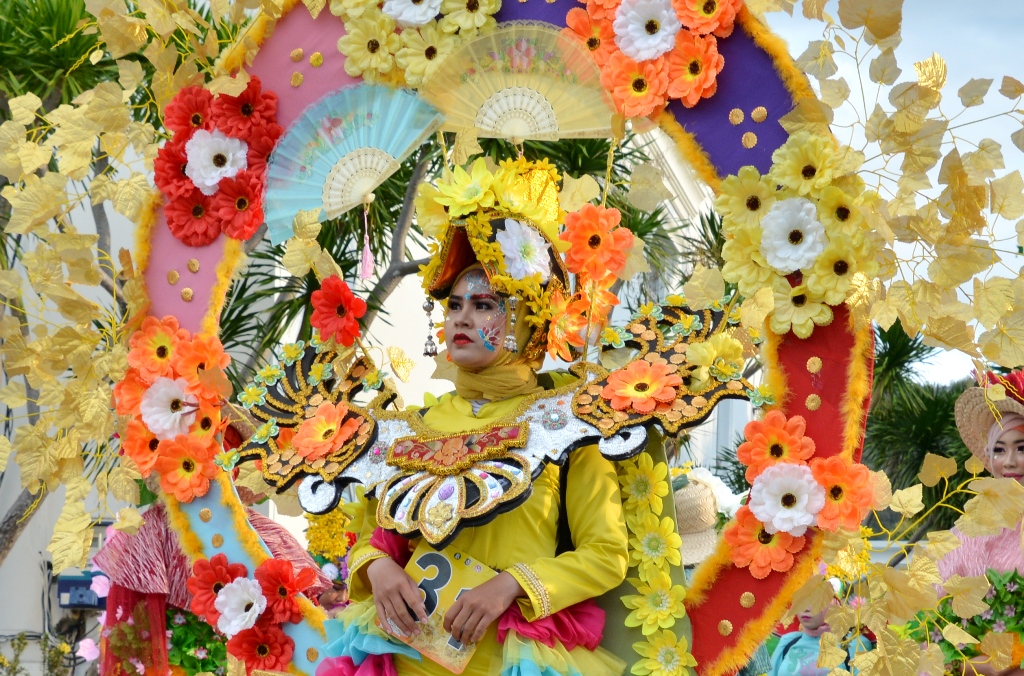 Detail Kostum Karnaval Bunga Nomer 17