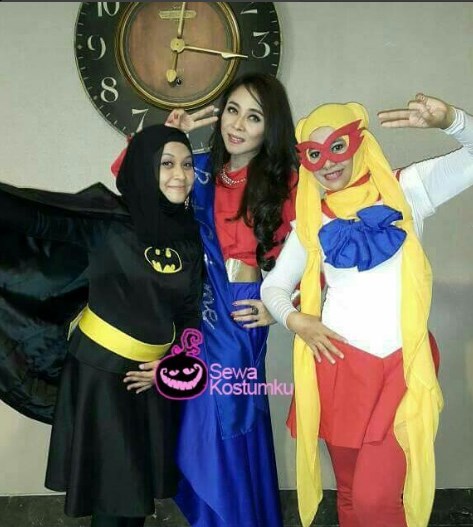 Detail Kostum Superhero Wanita Nomer 47