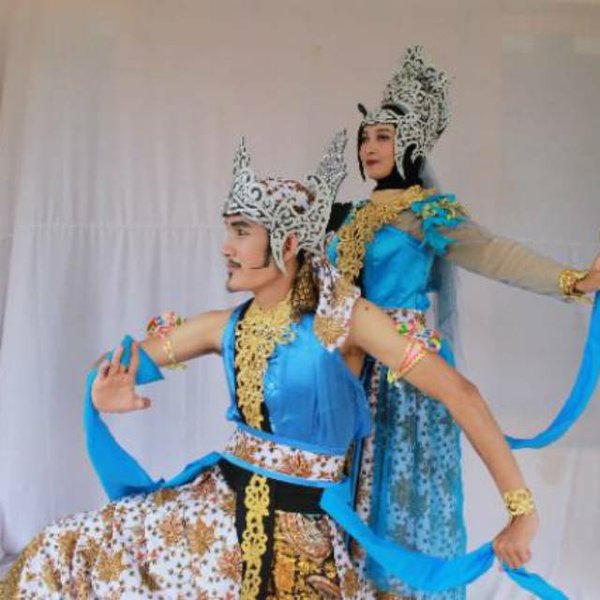 Detail Kostum Tari Tradisional Nomer 12