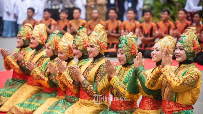 Detail Kostum Tari Tradisional Nomer 48