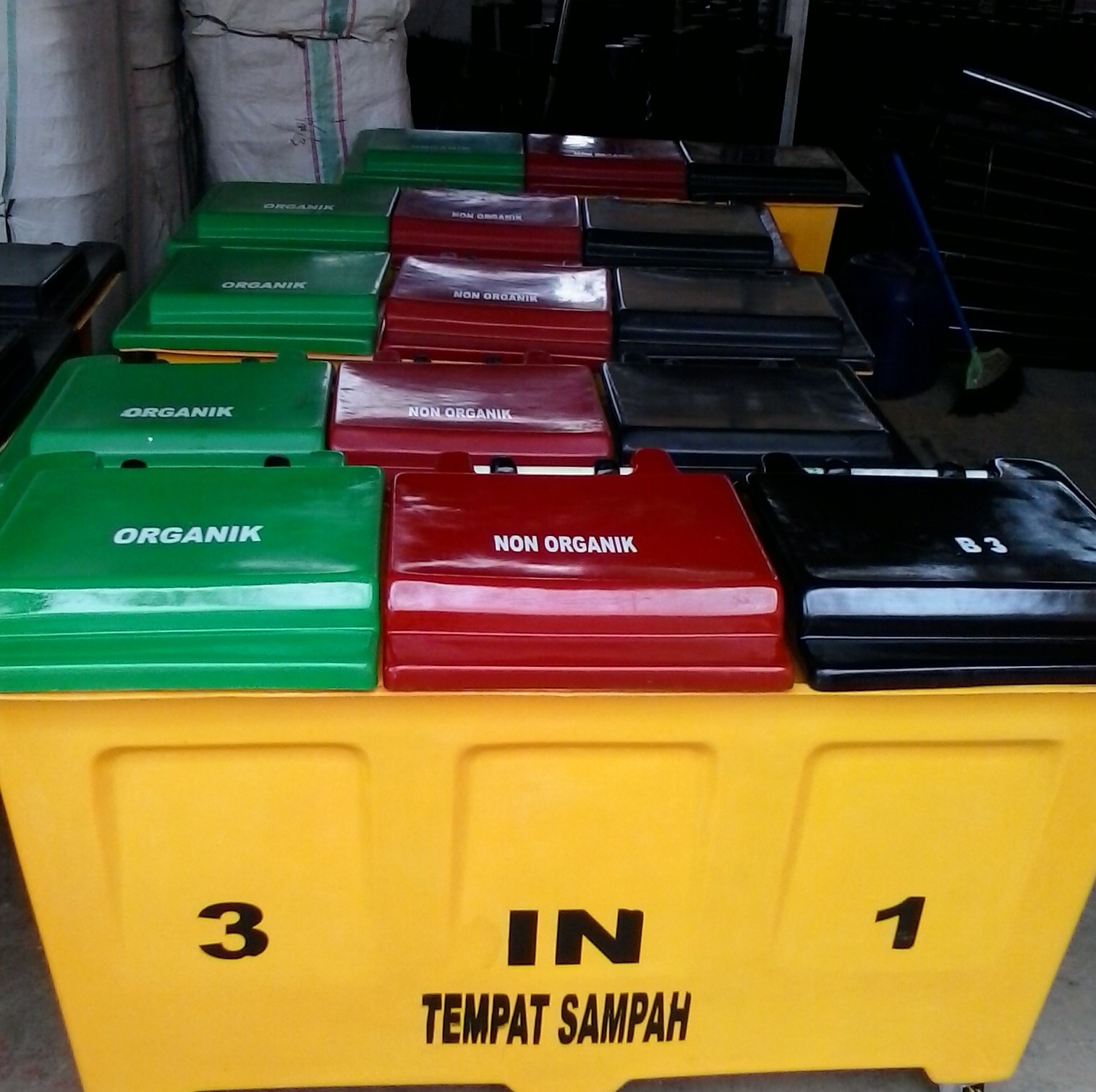 Detail Kotak Sampah 3 Warna Nomer 50