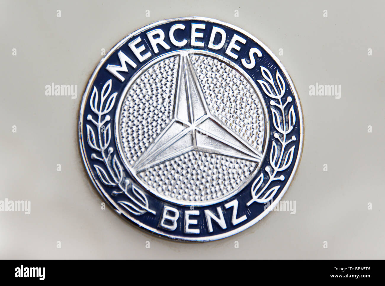 Detail Mercedes Logi Nomer 43