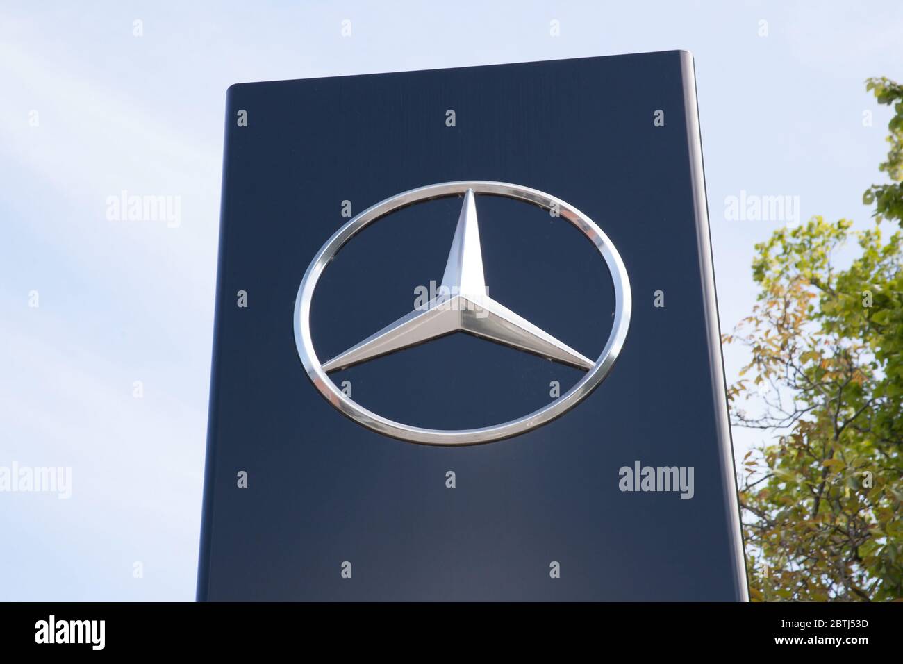 Detail Mercedes Logo Nomer 44