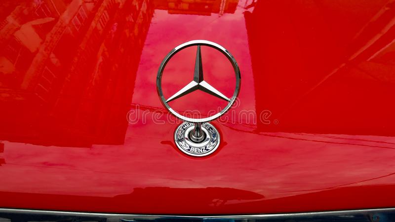 Detail Mercedez Benz Logo Nomer 54