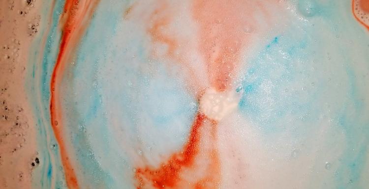 Detail Mermaid Blood Bath Bomb Nomer 40