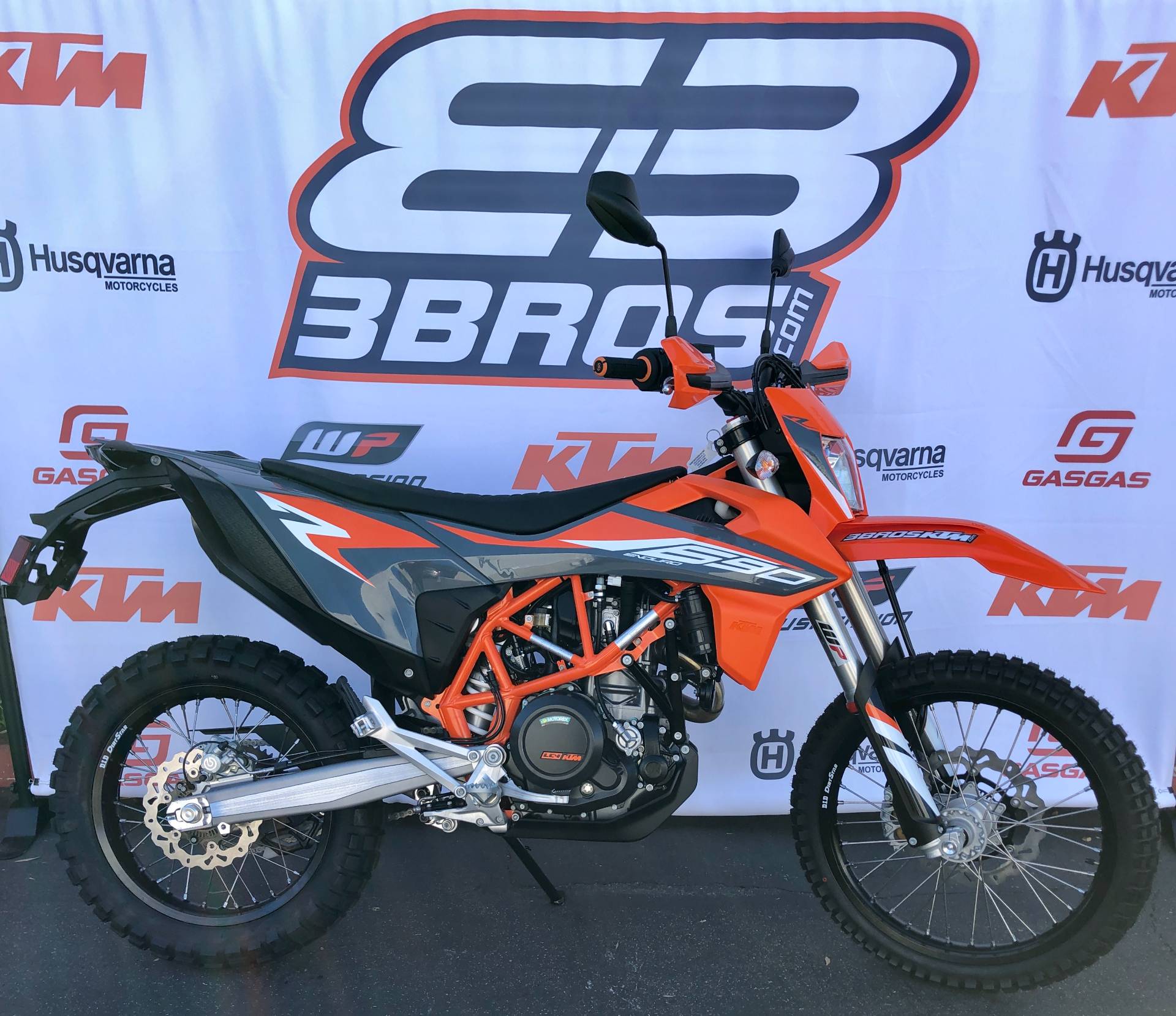 Detail Ktm 690 Enduro R Supermoto Nomer 28